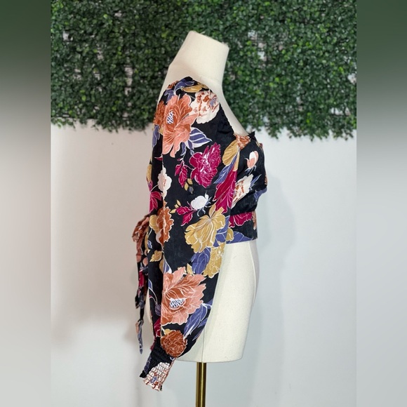 Band of the Free NWT Camille Berry Floral Crossover Tie Crop Top Bishop Sleeve - Picture 3 of 13